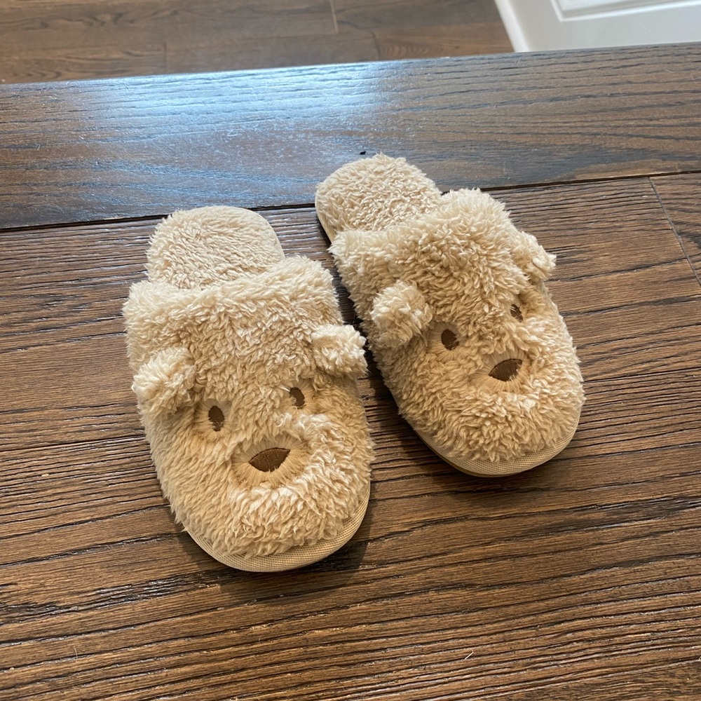 Riley & Cru Cozy Tan Bear Kids Slippers